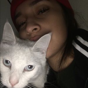 Meet your Posher, Karina